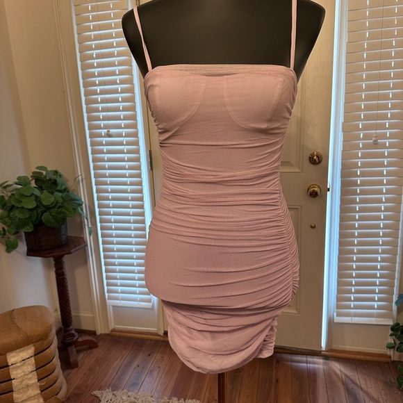 NWT BB Dakota by Steve Madden
Ruched Mini Sheath Dress - Picture 1 of 3